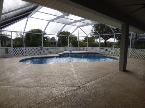 474 Carter Ave, Fort Pierce, FL 34983-2998