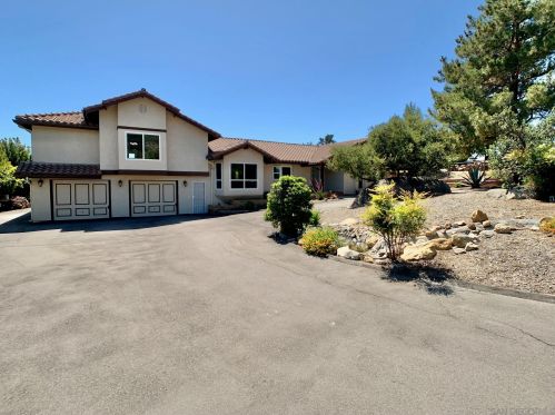 3371 Victoria Dr, Alpine, CA 91901-3684