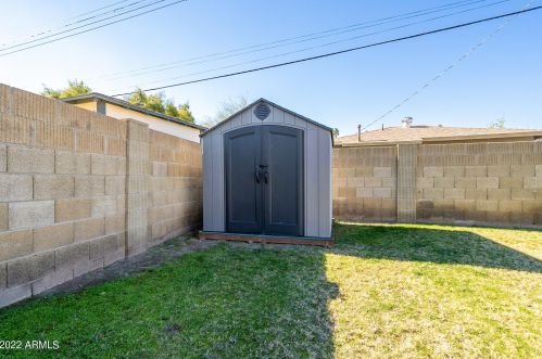 4220 16 Dr, Phoenix AZ  85015-1426 exterior