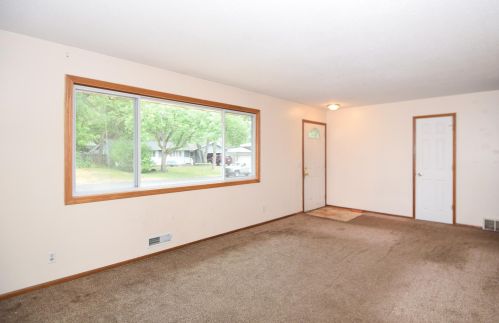 7320 Lyric Ln, Minneapolis, MN 55432-3243