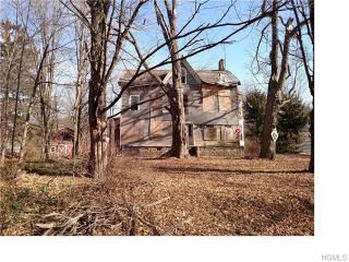 450 Quaker St, Wallkill NY  12589-2930 exterior