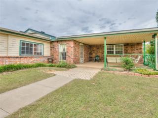 1810 Ridgecrest Dr, Guthrie, OK 73044-7620