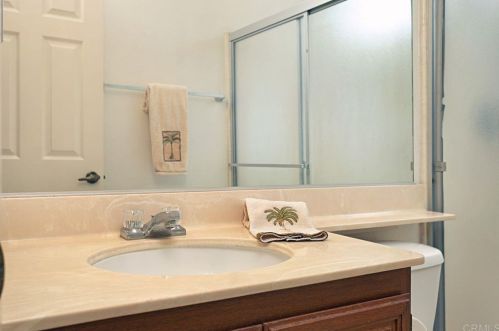 911 Concord Ct, Vista CA  92081-8925 exterior