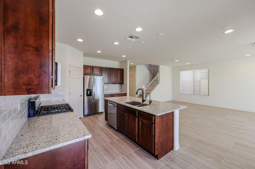 9039 San Juan Ave, Glendale AZ  85305-2706 exterior