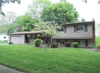 70 Glenridge Ln, Rochester, NY 14609-2049