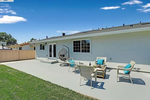 416 Easter Ave, Milpitas CA  95035-4203 exterior