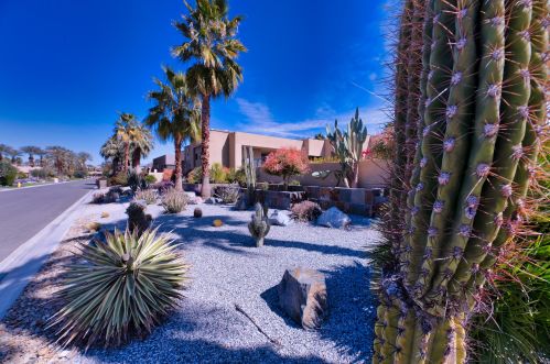 29 Sun Ridge Cir, Rancho Mirage CA  92270-2641 exterior