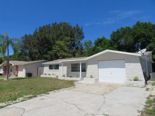 7333 Seashore Dr, Port Richey, FL 34668-1552