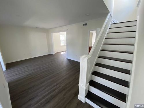 612 Drake Ave, Roselle NJ  07203-2249 exterior