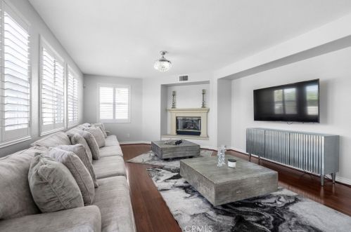 1191 Pamplona Dr, Riverside CA  92508-8724 exterior