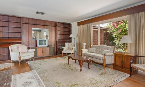 2500 Trinity Pl, Oxnard CA  93033-4814 exterior