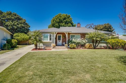 2951 Charlemagne Ave, Long Beach, CA 90815-1038