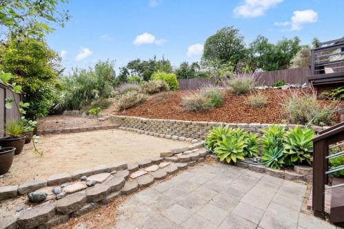 1128 Manzanita Dr, Pacifica CA  94044-4347 exterior