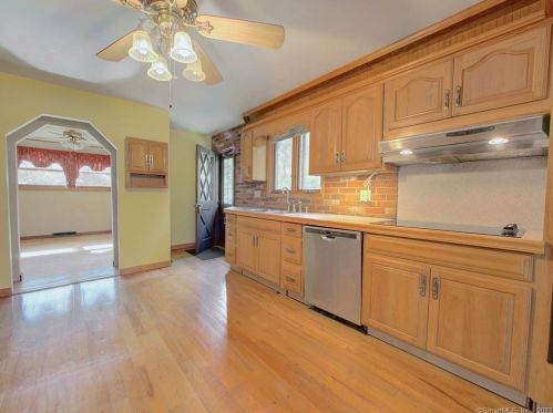 314 Ross Hill Rd, Norwich, CT 06351-2826