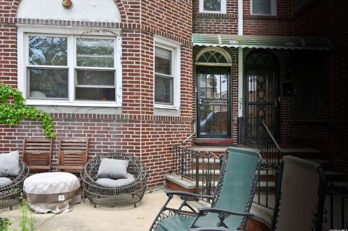 22-41 37th St, Long Island City, NY 11105-1119