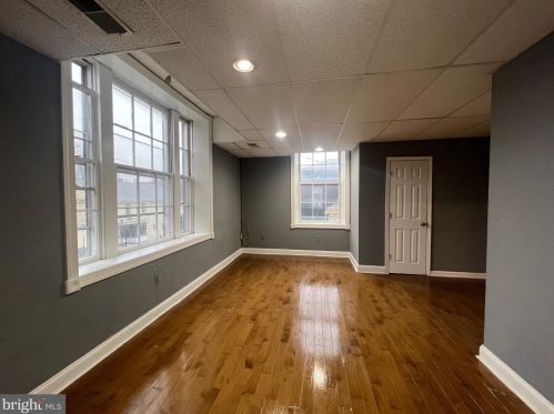 132 Washington St, Charles Town WV  25414-1072 exterior