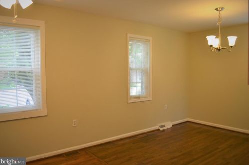9926 Lakepointe Ct, Springfield VA  22015-1818 exterior