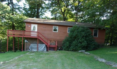 327 Highlands Dr, Boswell, PA 15531-2626