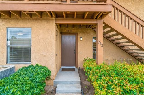 242 Tangelo, Irvine, CA 92618-4476