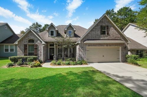 28611 Champion Oaks Dr, Magnolia, TX 77354-5539