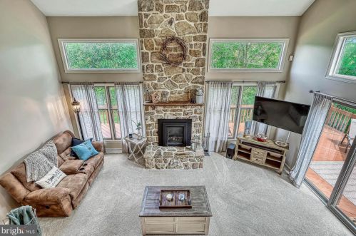 1015 Country Club Rd, Camp Hill PA  17011-1049 exterior