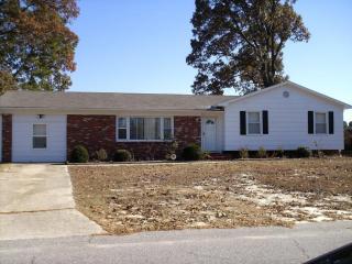 808 Bedrock Dr, Fayetteville, NC 28303-2506