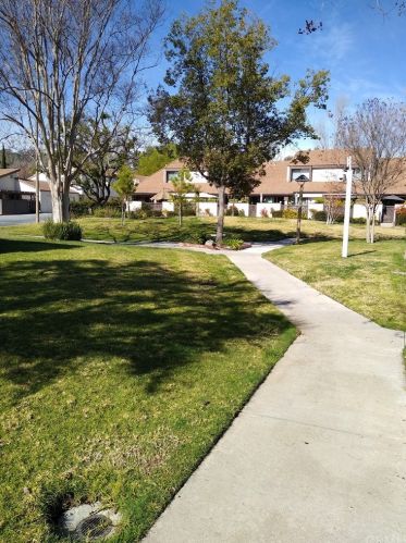 24609 Trevino Dr, Santa Clarita, CA 91355-2816