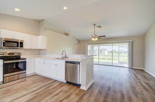 305 25th Ave, Cape Coral FL  33993-7577 exterior