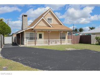 621 103rd Ave, Naples FL  34108-3220 exterior