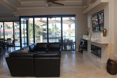 160 Copperfield Ct, Marco Island, FL 34145-3518