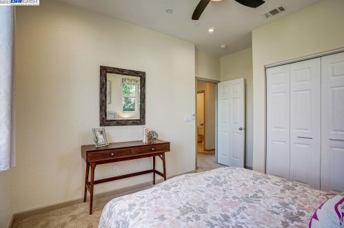 70 Thunder Bay Ct, West Pittsburg CA  94565-7924 exterior