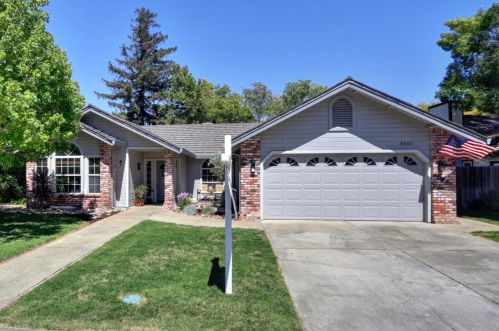 9501 Laguna Lake Way, Elk Grove, CA 95758-4210