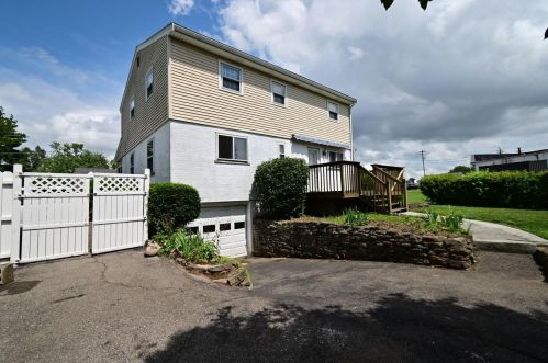 3 Utz Dr, Florence KY  41042-1538 exterior