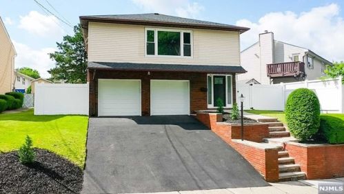 2 Elmwood Ter, Elmwood Park NJ  07407-1730 exterior