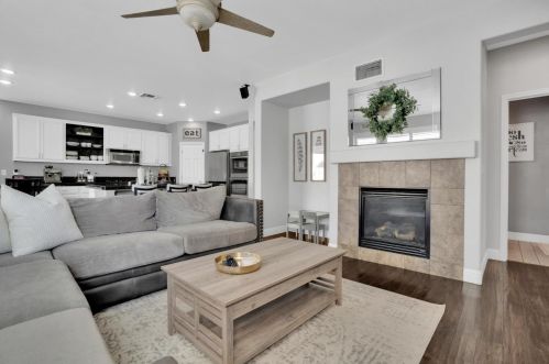 1305 Oak Leaf Cir, Valley Home CA 95361-2769 exterior