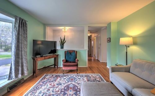 25 Wayne Rd, Milford CT  06460-3843 exterior