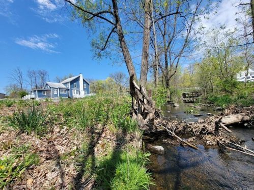 34 Goshen Ave, Washingtonville, NY 10992-1115