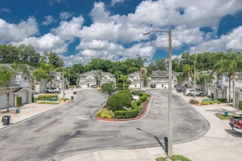 1644 Hammocks Ave, Lutz FL  33549-4207 exterior