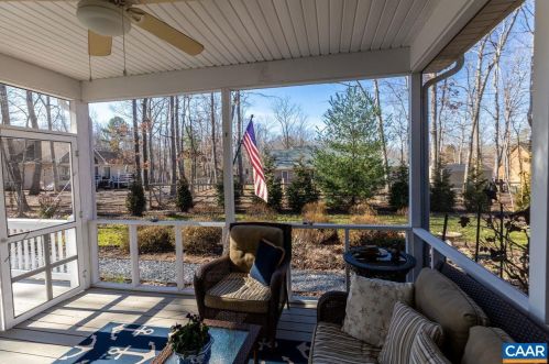 10 Mulligan Dr, Bybee VA  22963-2560 exterior