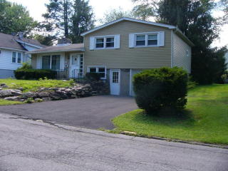 607 Queen St, Stroudsburg, PA 18360-1938