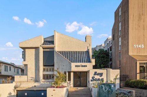 1155 Pacific Beach Dr, San Diego CA  92109-5149 exterior