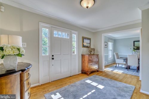 2643 Wild Cherry Pl, Herndon, VA 20191-4240