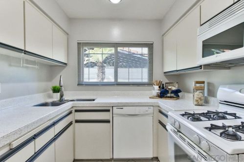 4323 Loma Riviera Ct, San Diego CA 92110-5504 exterior