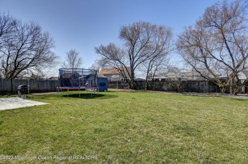 47 Charles Ter, Piscataway NJ  08854-5338 exterior