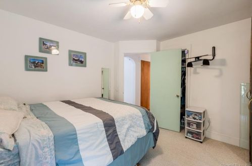 996 Hartford Tpke, Waterford CT  06385-4035 exterior