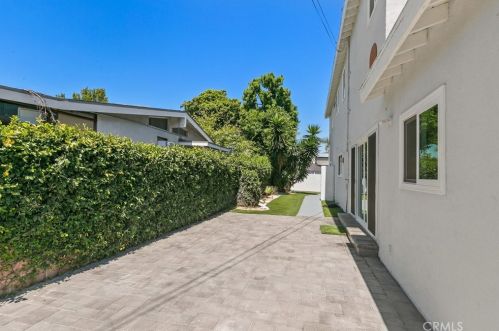 2481 Terraine Ave, Long Beach CA  90815-1963 exterior