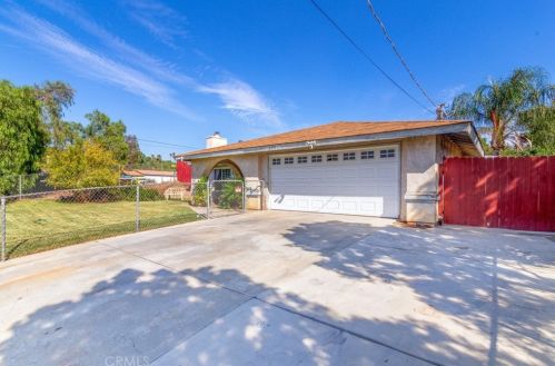 6445 Stover Ave, Riverside, CA 92505-2041