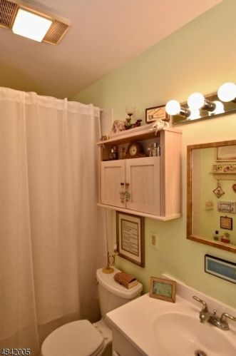 114 Shore Rd, Parsippany NJ  07834-1152 exterior
