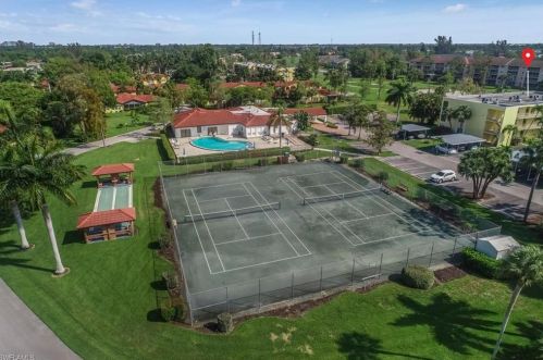 1057 Forest Lakes Dr, Naples FL  34105-2284 exterior
