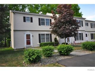19 Lackawanna Trl, Airmont, NY 10901-4923